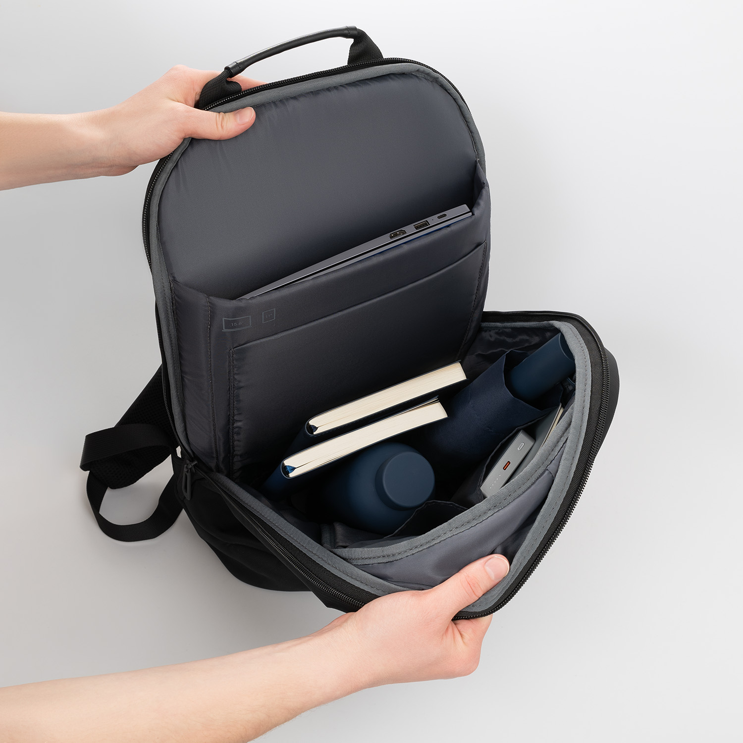 Бизнес рюкзак Альтер (Alter) с USB разъемом, черный