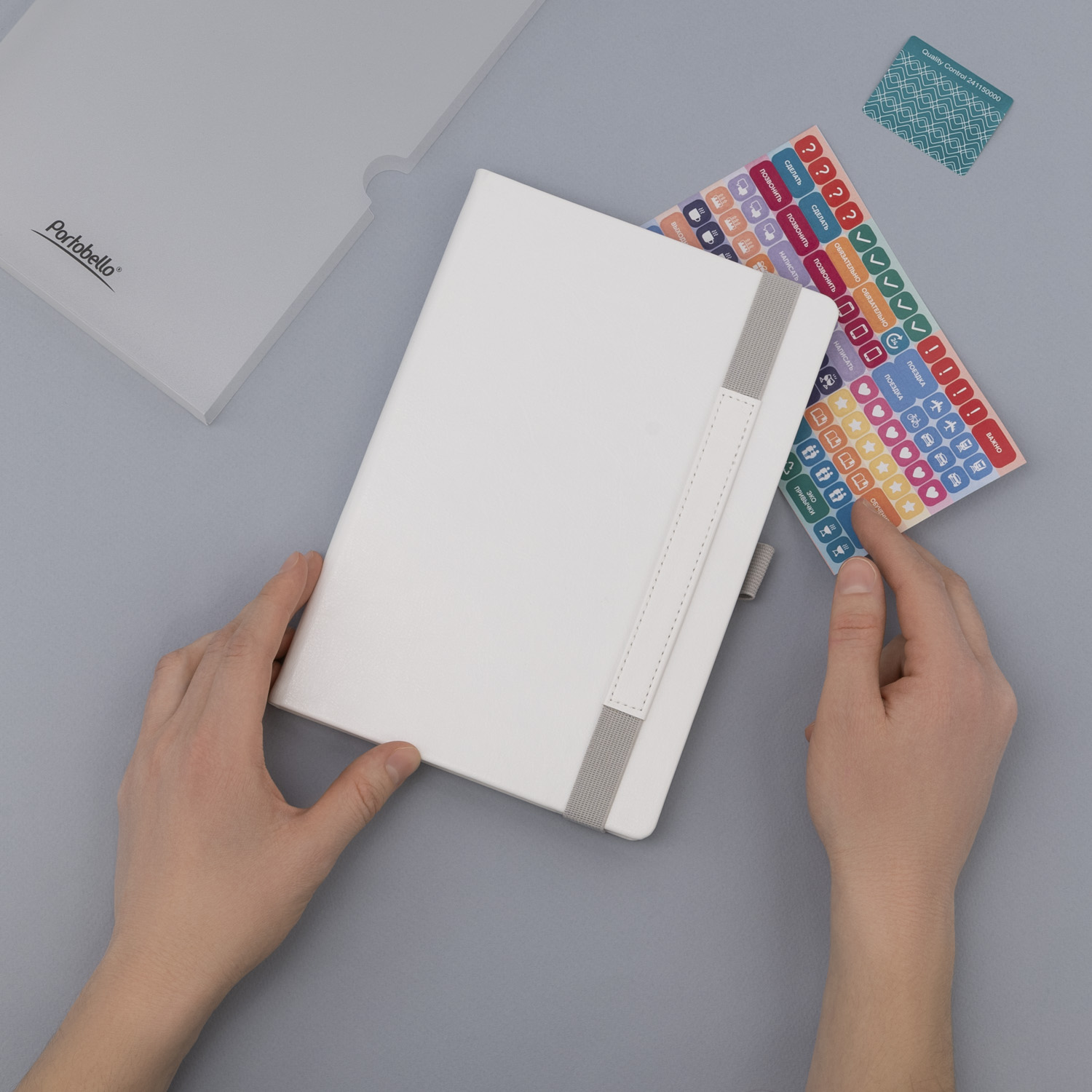 Ежедневник Гэлакси (Galaxy) недатированный, жесткая обложка, срез голограф. фольга, белый