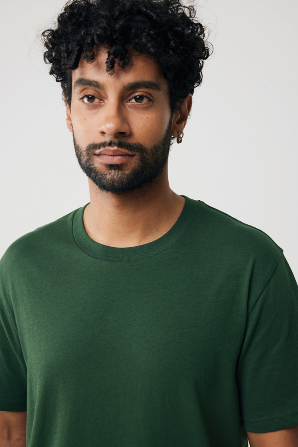 Футболка Iqoniq Brett из переработанного хлопка AWARE™, унисекс, 180 г/м²