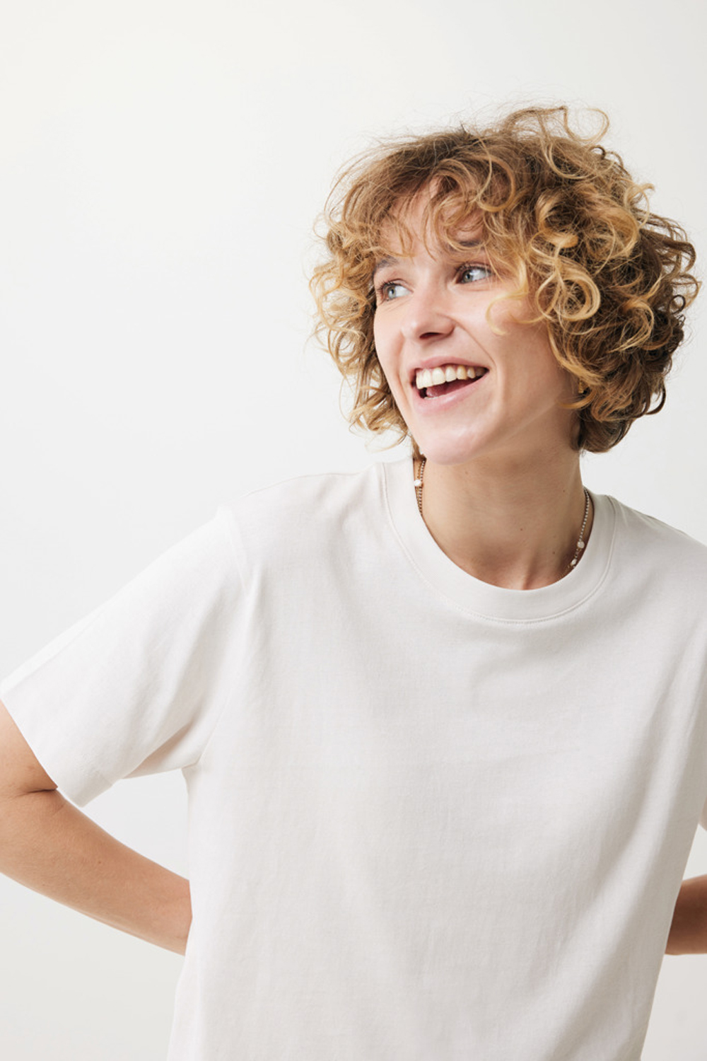 Футболка Iqoniq Kakadu из переработанного хлопка, свободный крой, унисекс, 180 г/м²