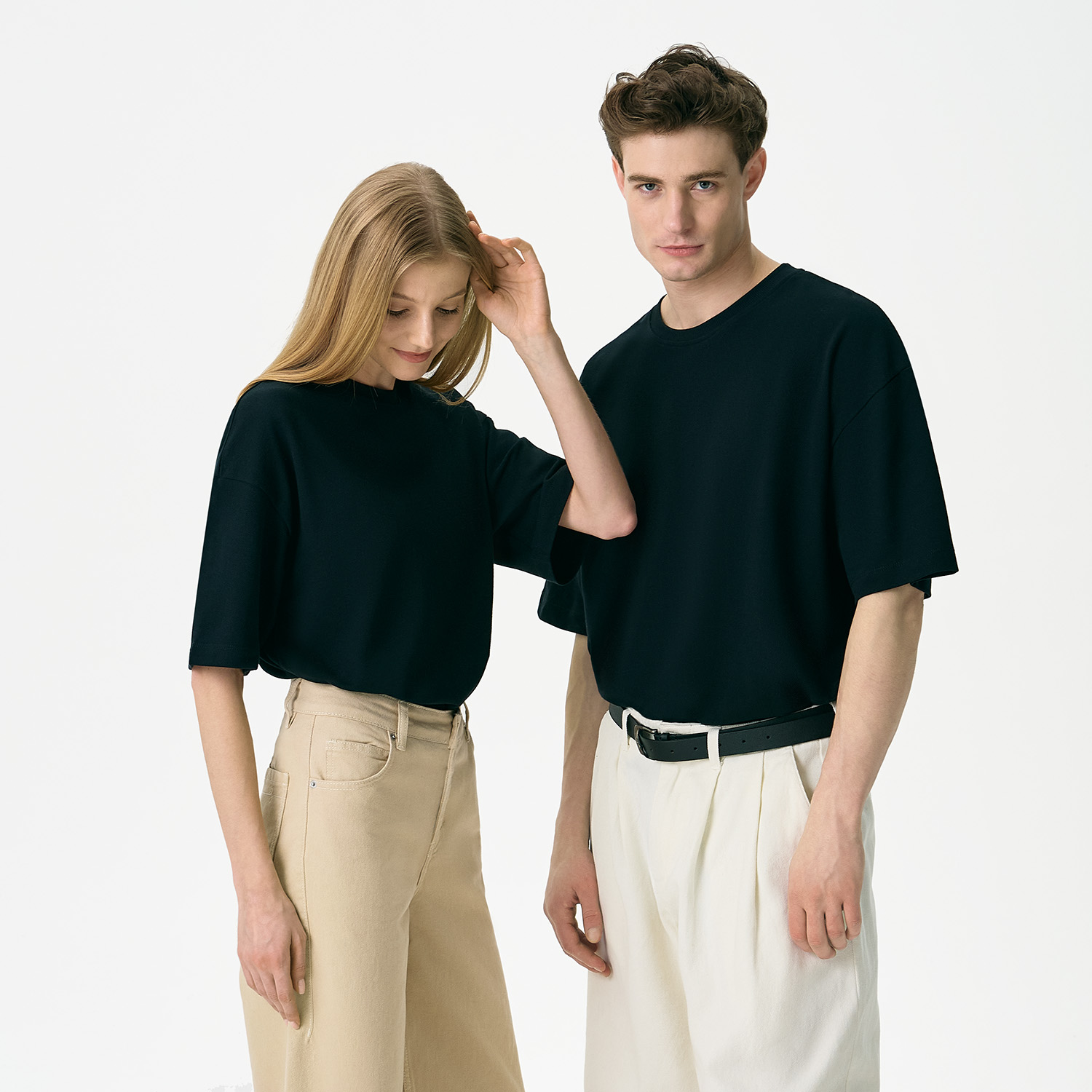 Футболка унисекс премиум Аура (Aura), 100% хлопок 200гр. черный, размер M/L