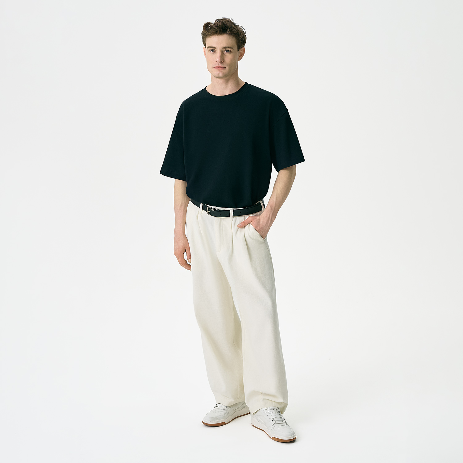 Футболка унисекс премиум Аура (Aura), 100% хлопок 200гр. черный, размер M/L