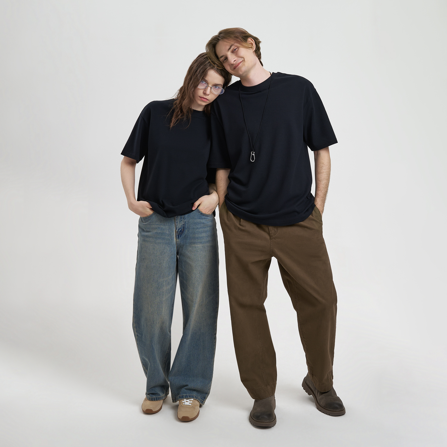 Футболка унисекс премиум Аура (Aura), 100% хлопок 200гр. черный, размер M/L