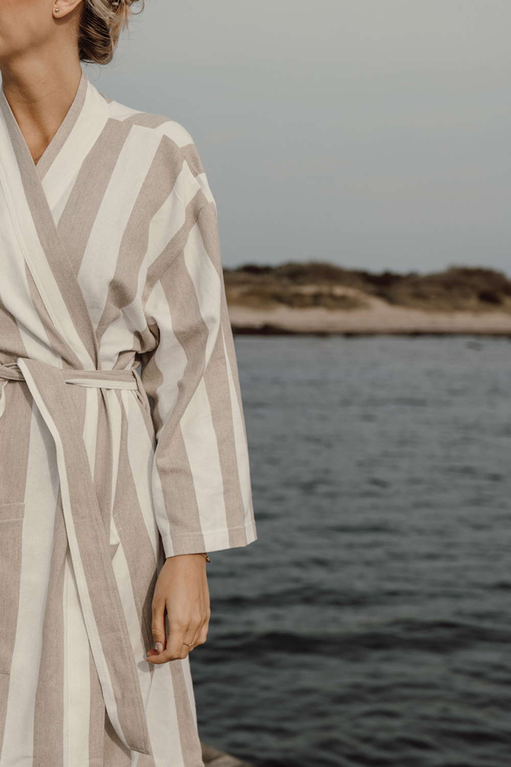 Халат VINGA Ornos из переработанного хлопка GRS, L/XL