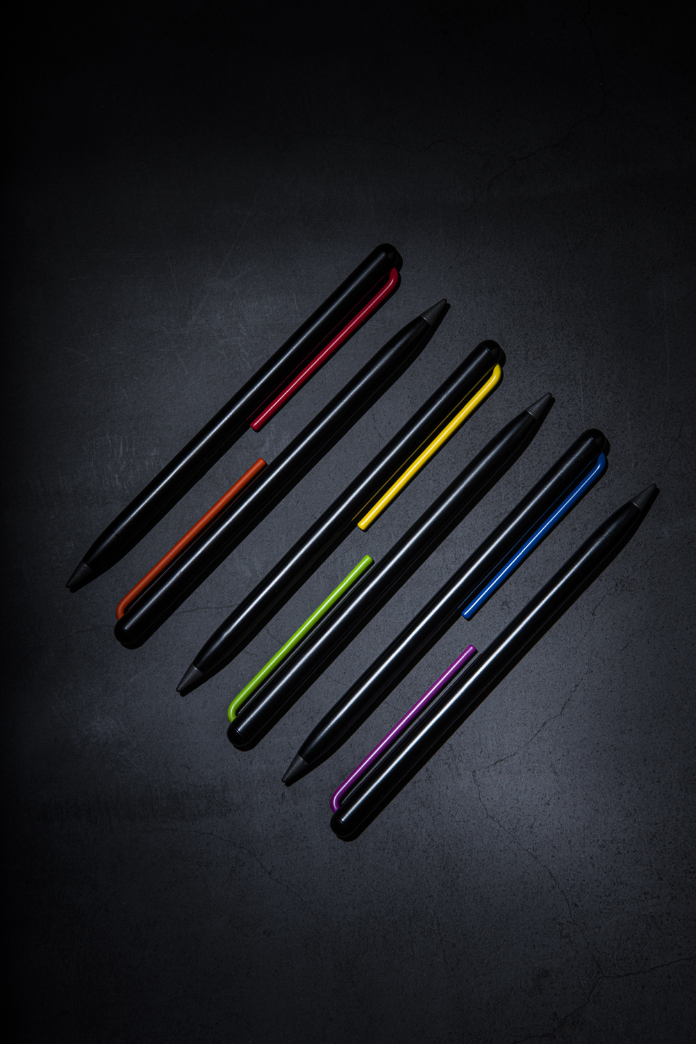 Карандаш GrafeeX с зеленым клипом в чехле