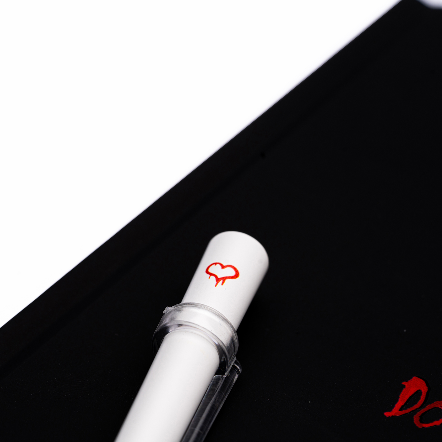 Набор Pininfarina Banksy Крыса: вечная ручка Primina и блокнот линованный из каменной бумаги, А5