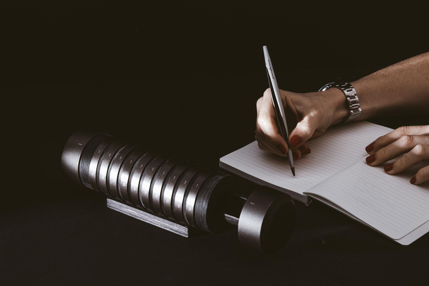 Набор Pininfarina TIME CAPSULE 2023 футляр с шифром и вечная ручка Aero