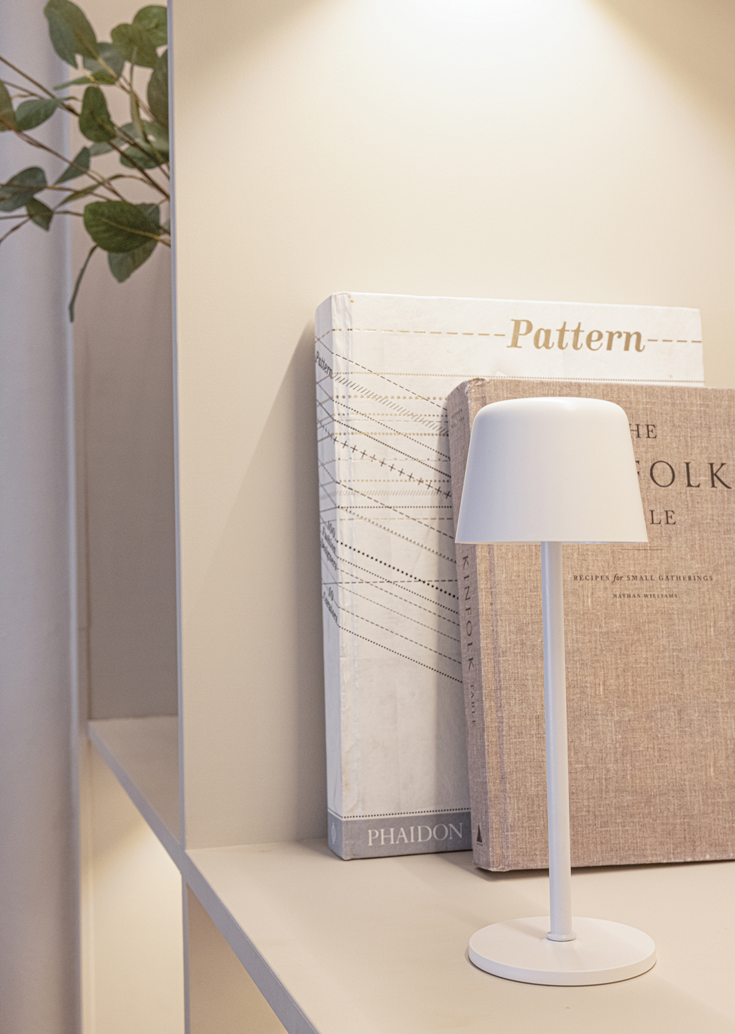 Настольная лампа Zenic из переработанного пластика RCS