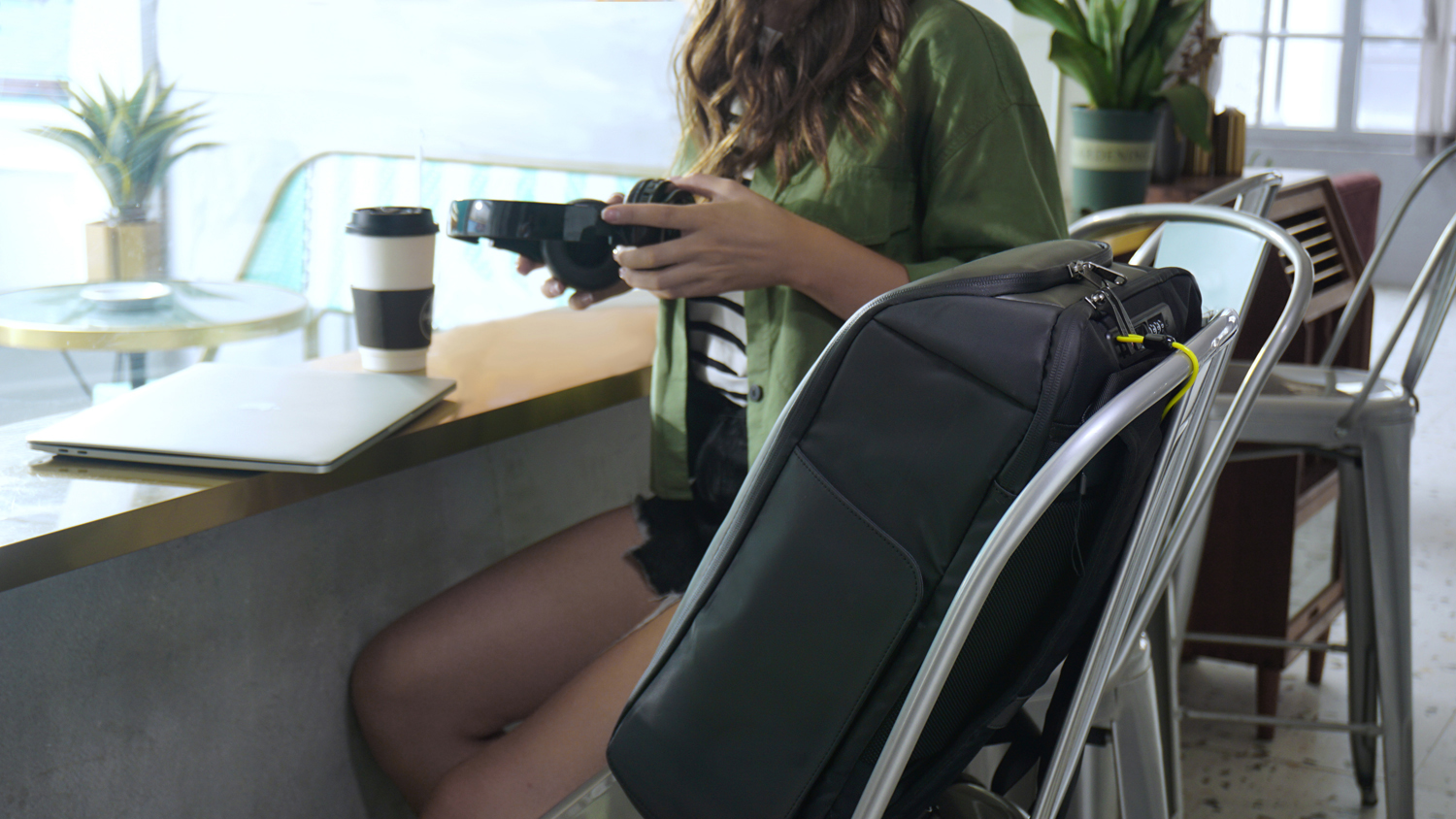 Рюкзак KORIN FlipPack 47х30х17 см, зеленый/черный