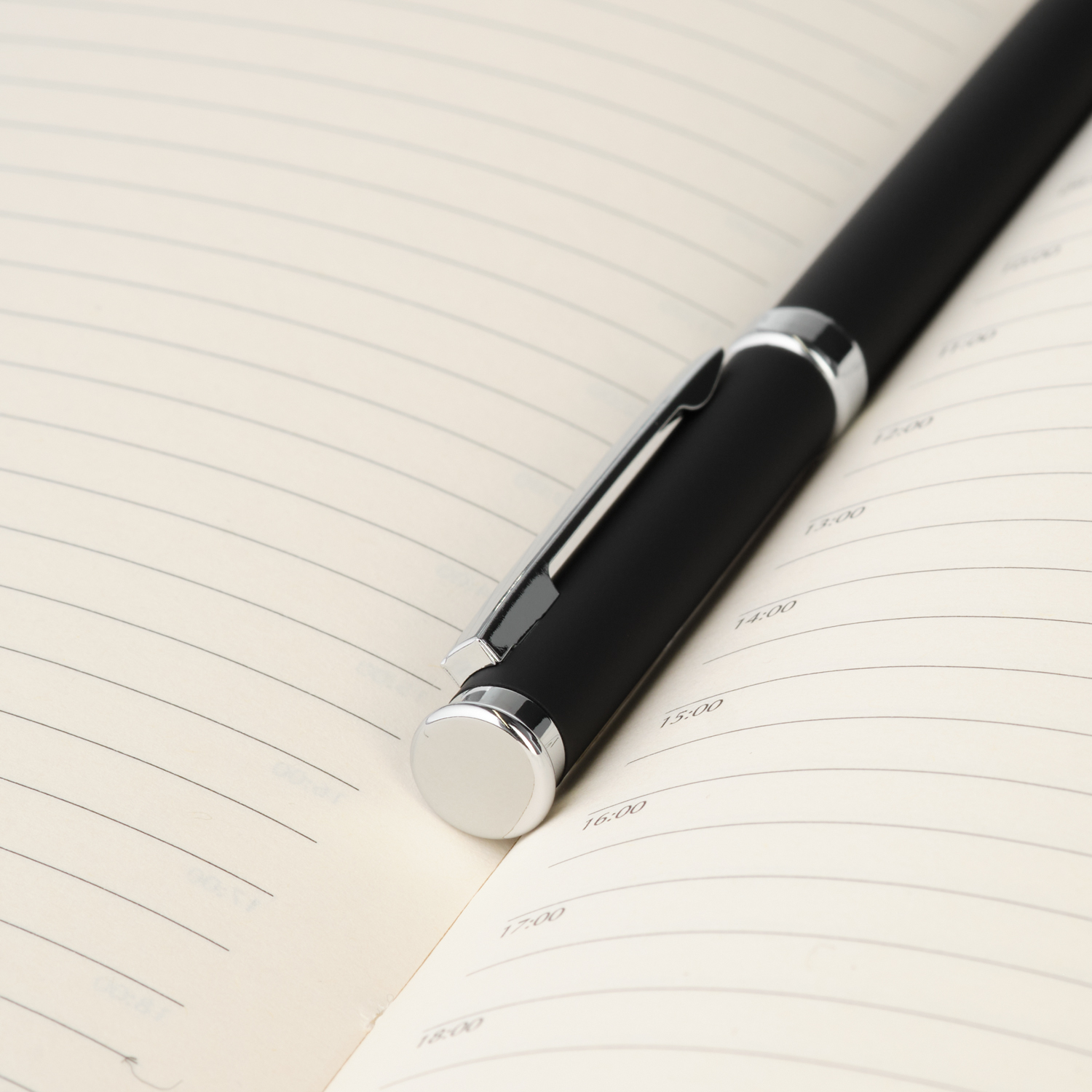 Шариковая ручка Бенуа (Benua), черная