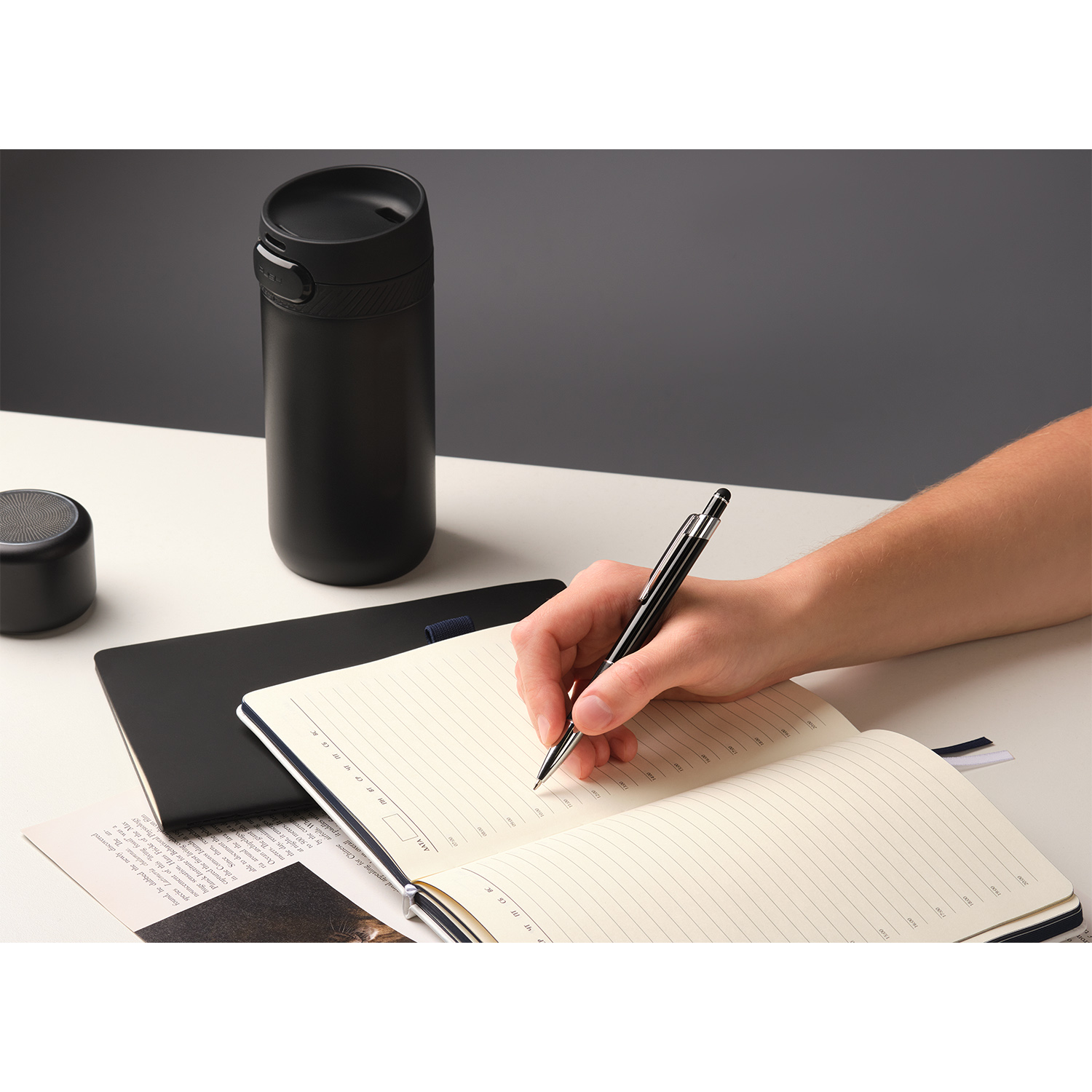 Шариковая ручка Леви (Levi), черная