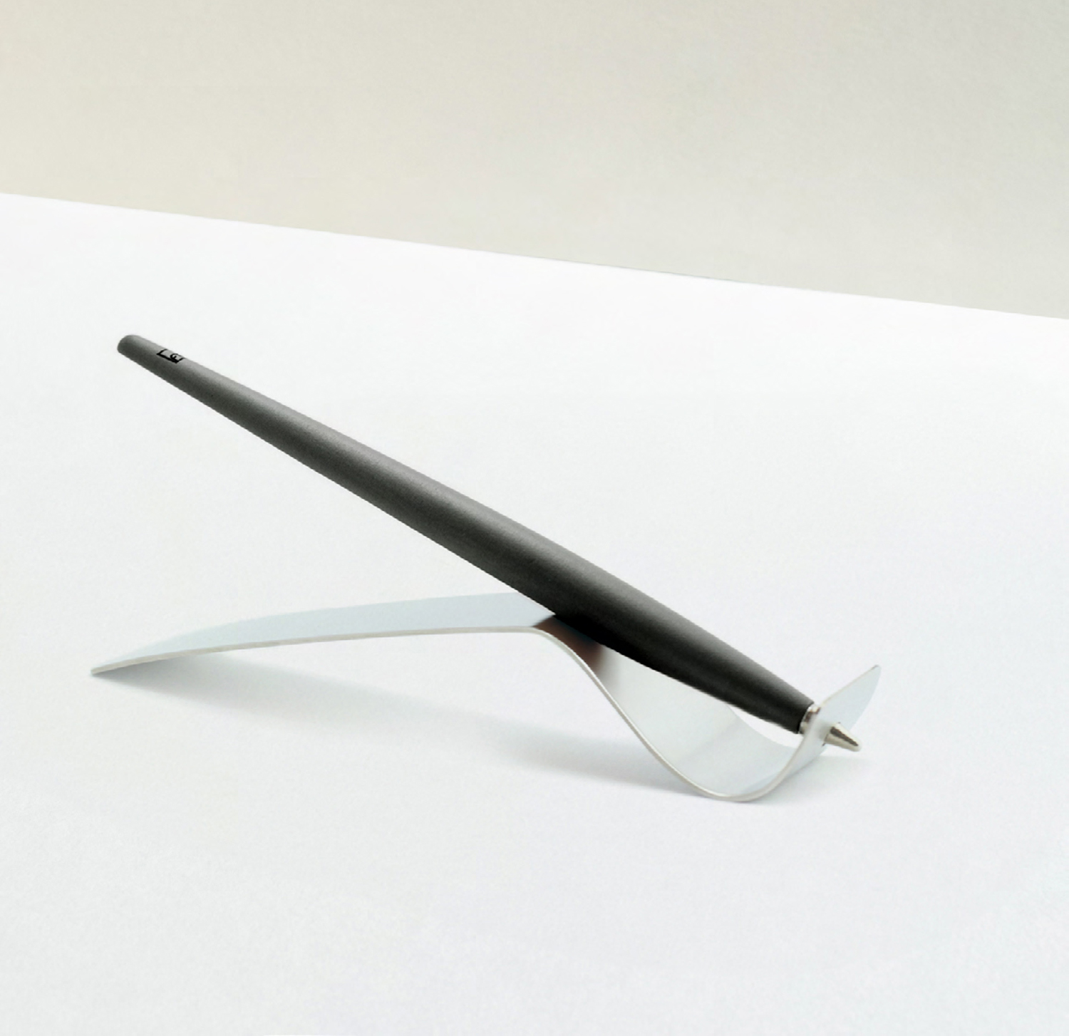 Шариковая ручка Pininfarina Piuma A MODERN CLASSIC CHARCOAL