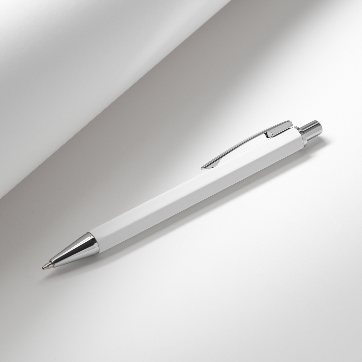 Шариковая ручка Урбан (Urban), белая