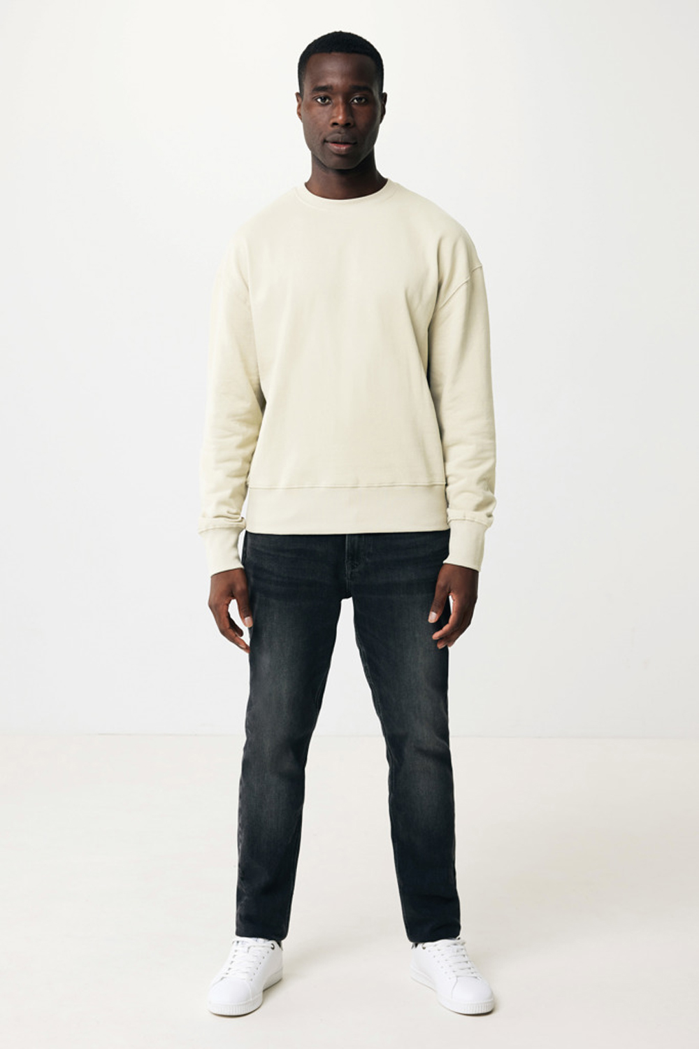 Свитшот Iqoniq Kruger из переработанного хлопка, свободный крой, унисекс, 340 г/м²