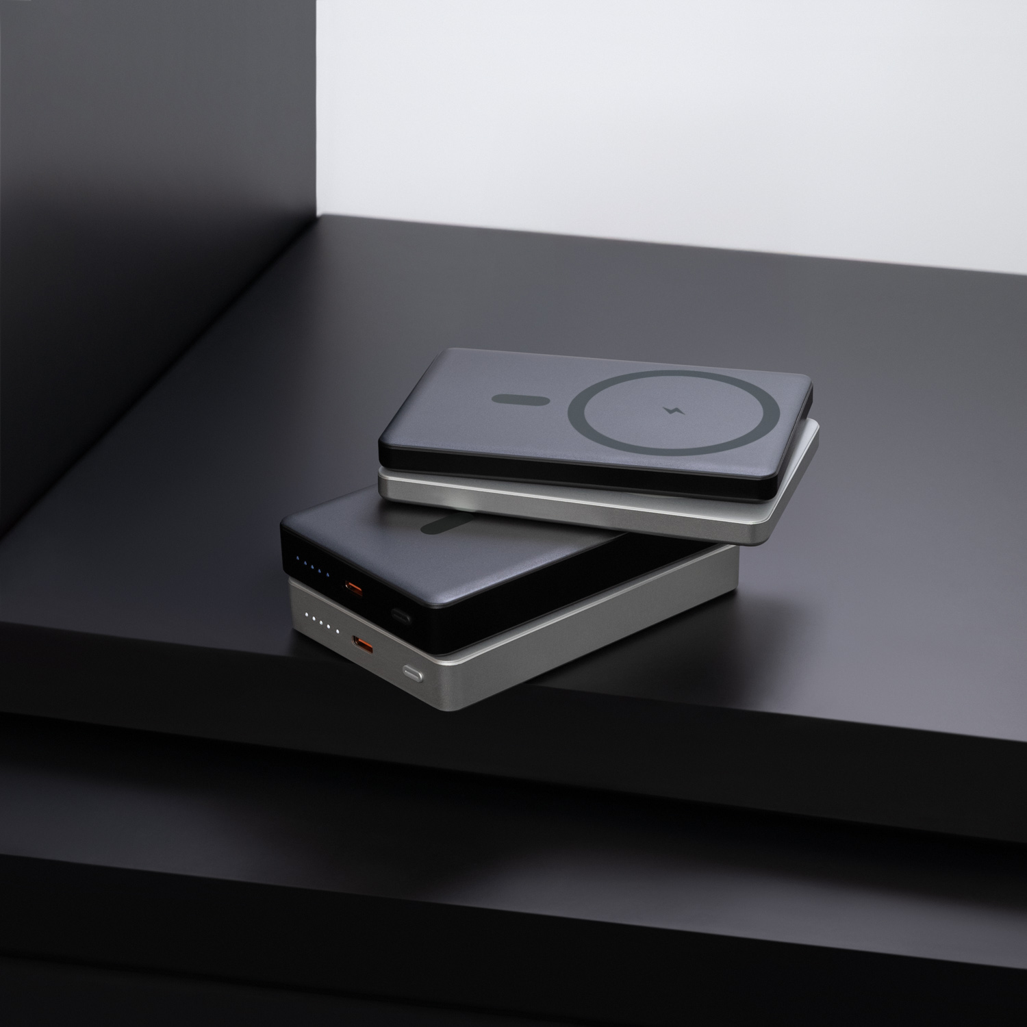 Внешний аккумулятор Атлантис Плюс PD (Atlantis PD Plus) 10000mAh с функцией беспроводной зарядки 15W, черный