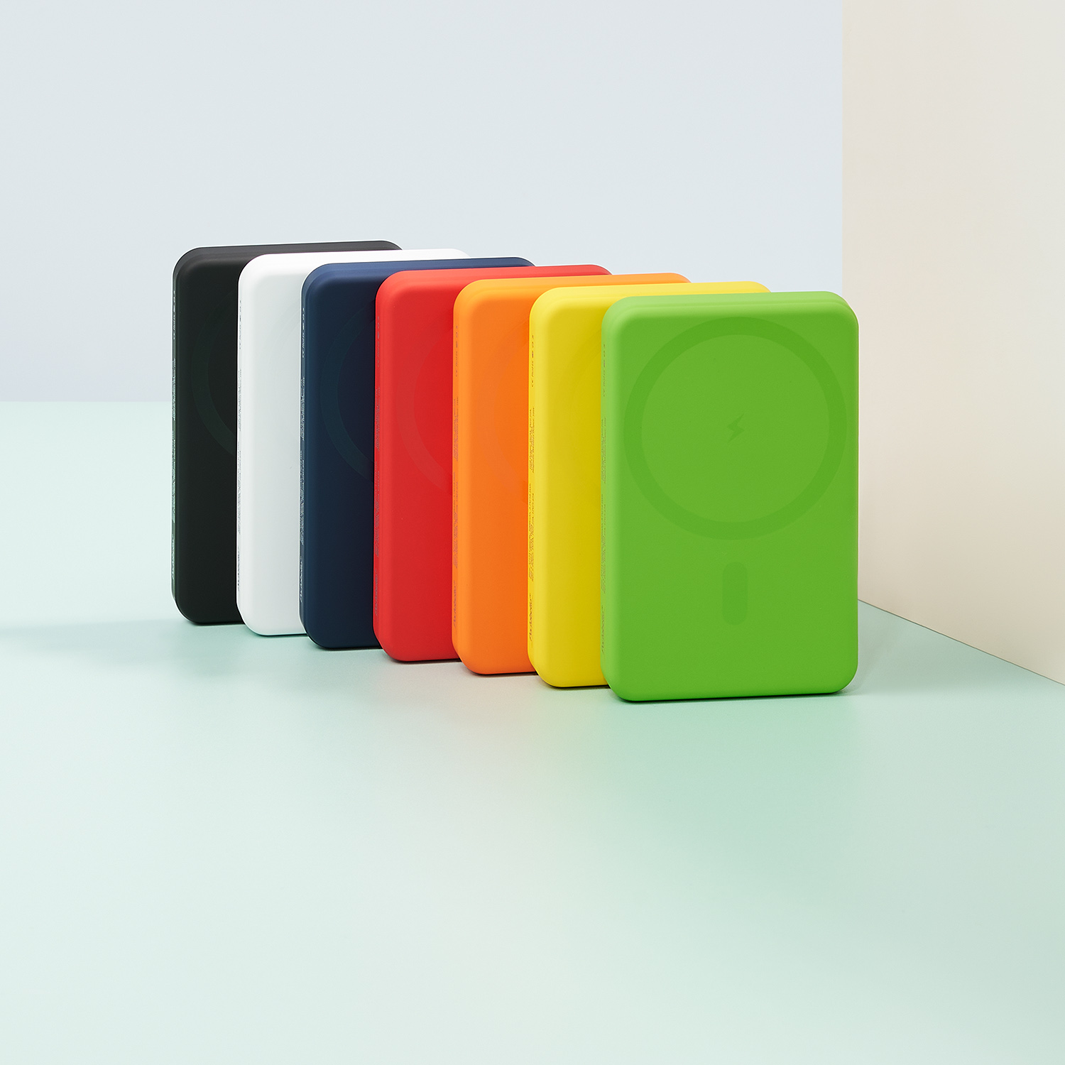 Внешний аккумулятор Ларго PD (Largo PD) 5000mAh с функцией беспроводной зарядки 15W, салатовый