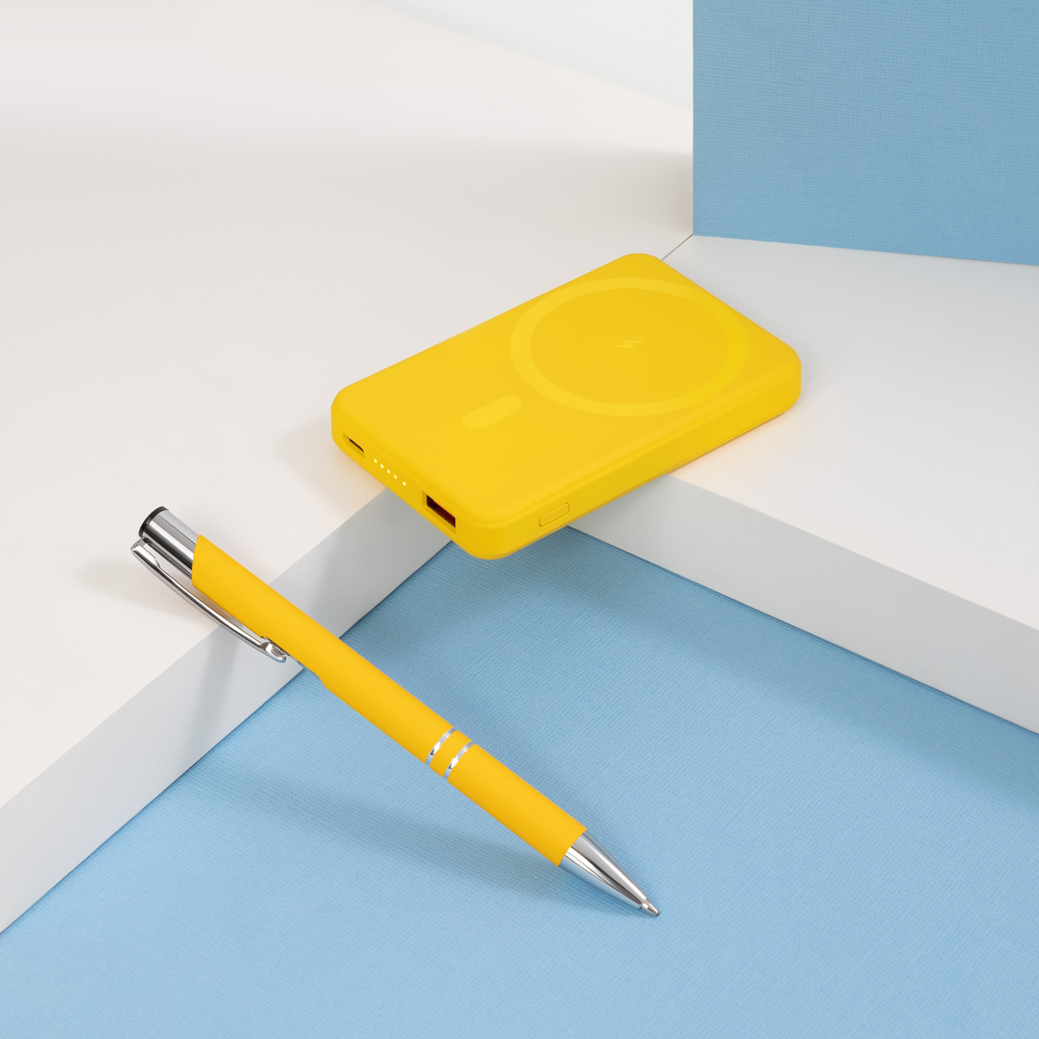 Внешний аккумулятор Ларго PD (Largo PD) 5000mAh с функцией беспроводной зарядки 15W, желтый