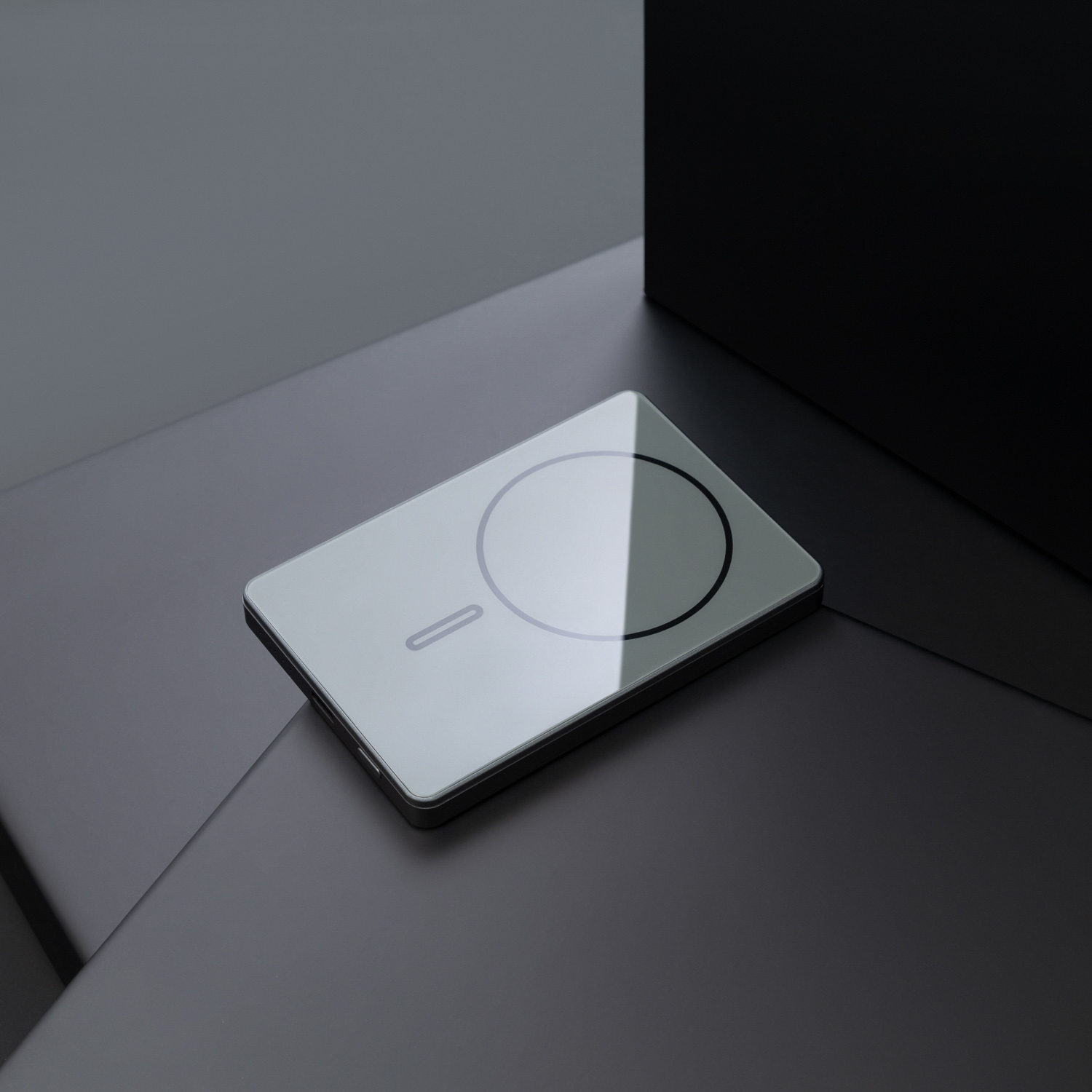 Внешний аккумулятор Оникс PD (Onyx PD) 5000mAh с функцией беспроводной зарядки 15W, серый